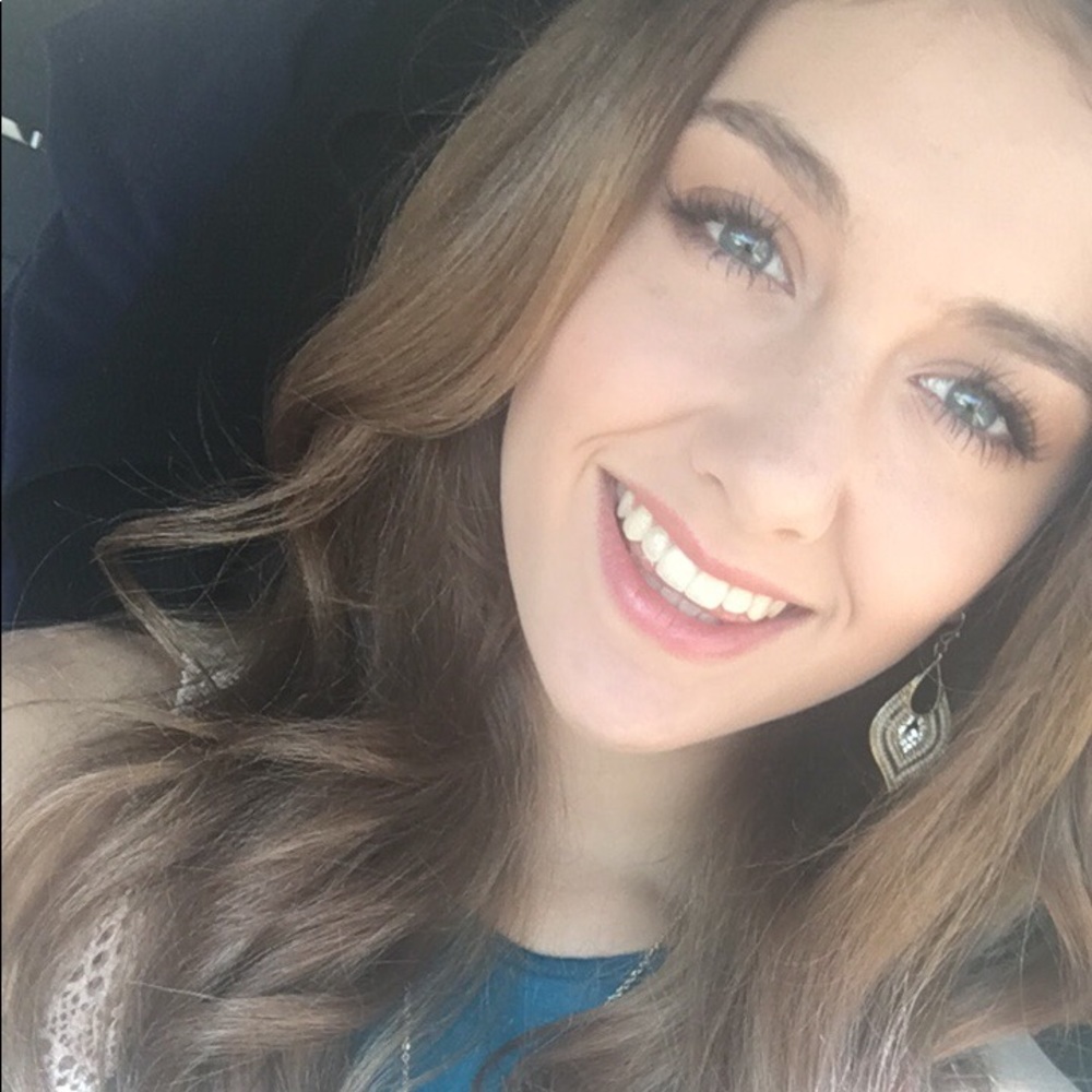 Meet your Posher, Alana